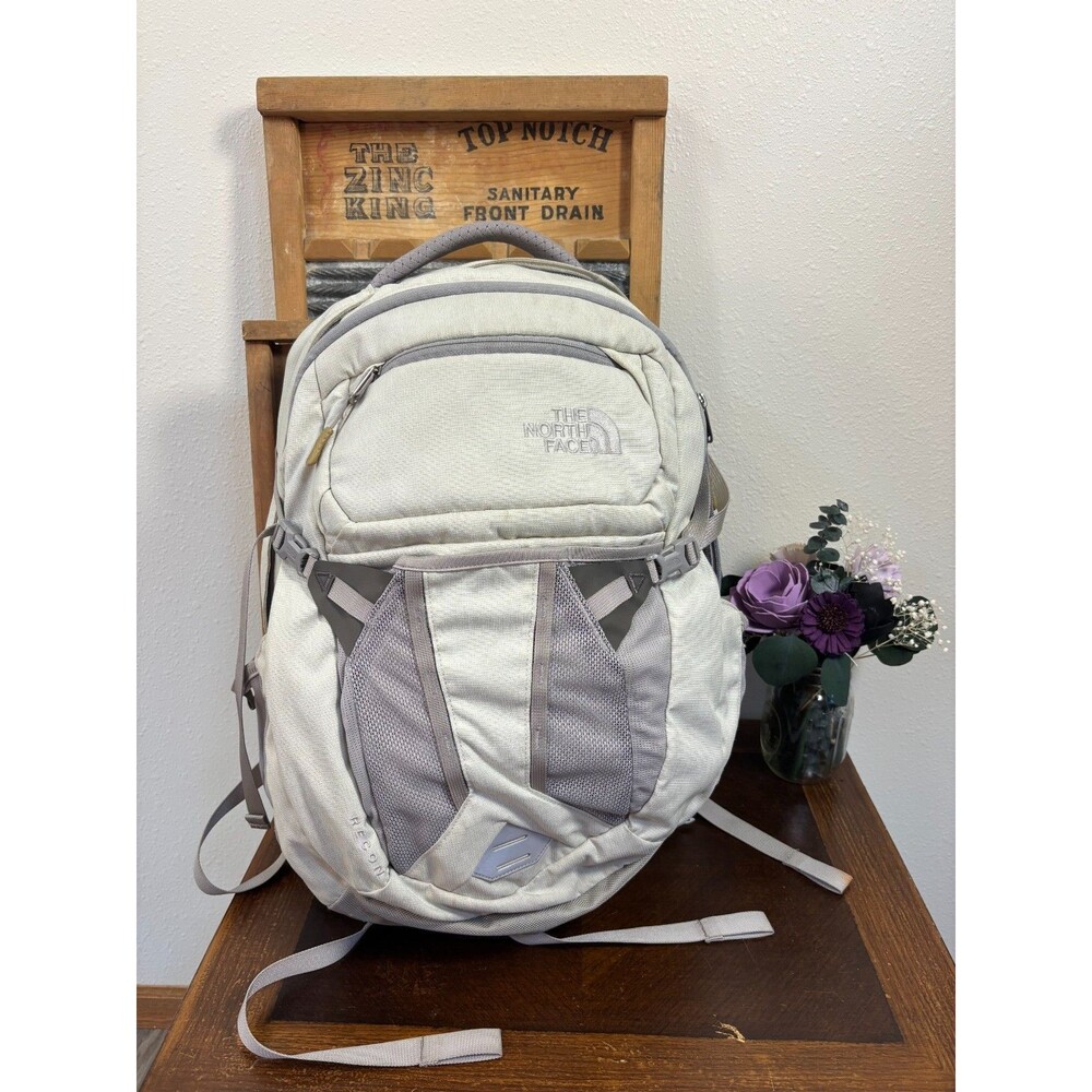 The North Face Recon Backpack Gray Ivory FlexVent Laptop School Hiking Daypack